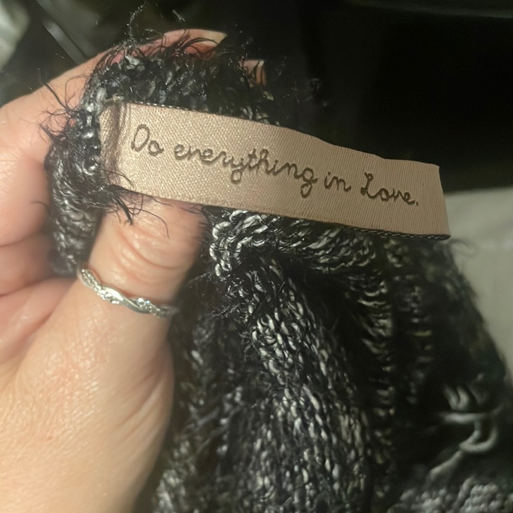Do Everything in love  sweater